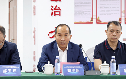 【行業(yè)前沿】林業(yè)行業(yè)標(biāo)準(zhǔn)《超薄纖維板》和國家標(biāo)準(zhǔn)《木材與木制品中生物碳含量計(jì)算方法》啟動(dòng)與研討會(huì)于新港集團(tuán)圓滿召開